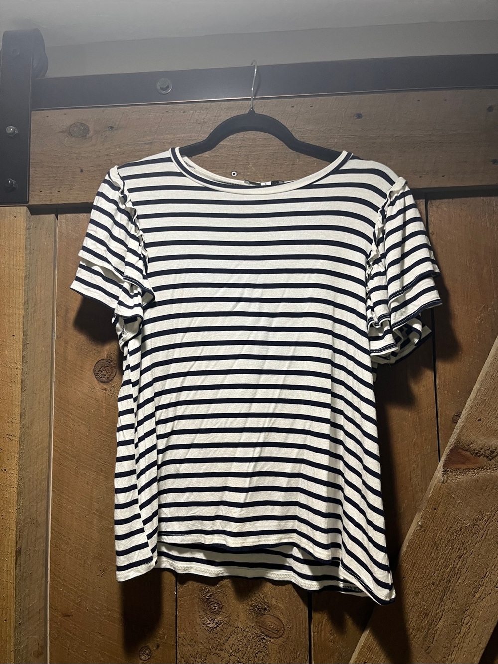 Green Envelope Women's Short-Sleeve Striped Tee in White and Navy